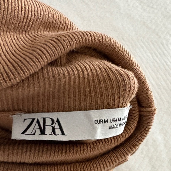 Zara Camel Turtleneck Sweater - Picture 2 of 3